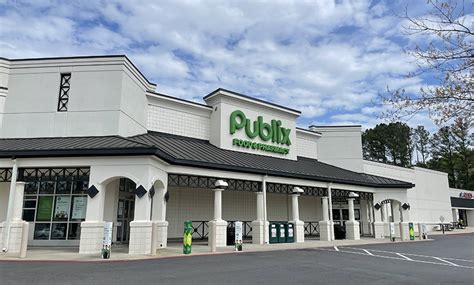 Publix Super Market at Trowbridge Crossing .